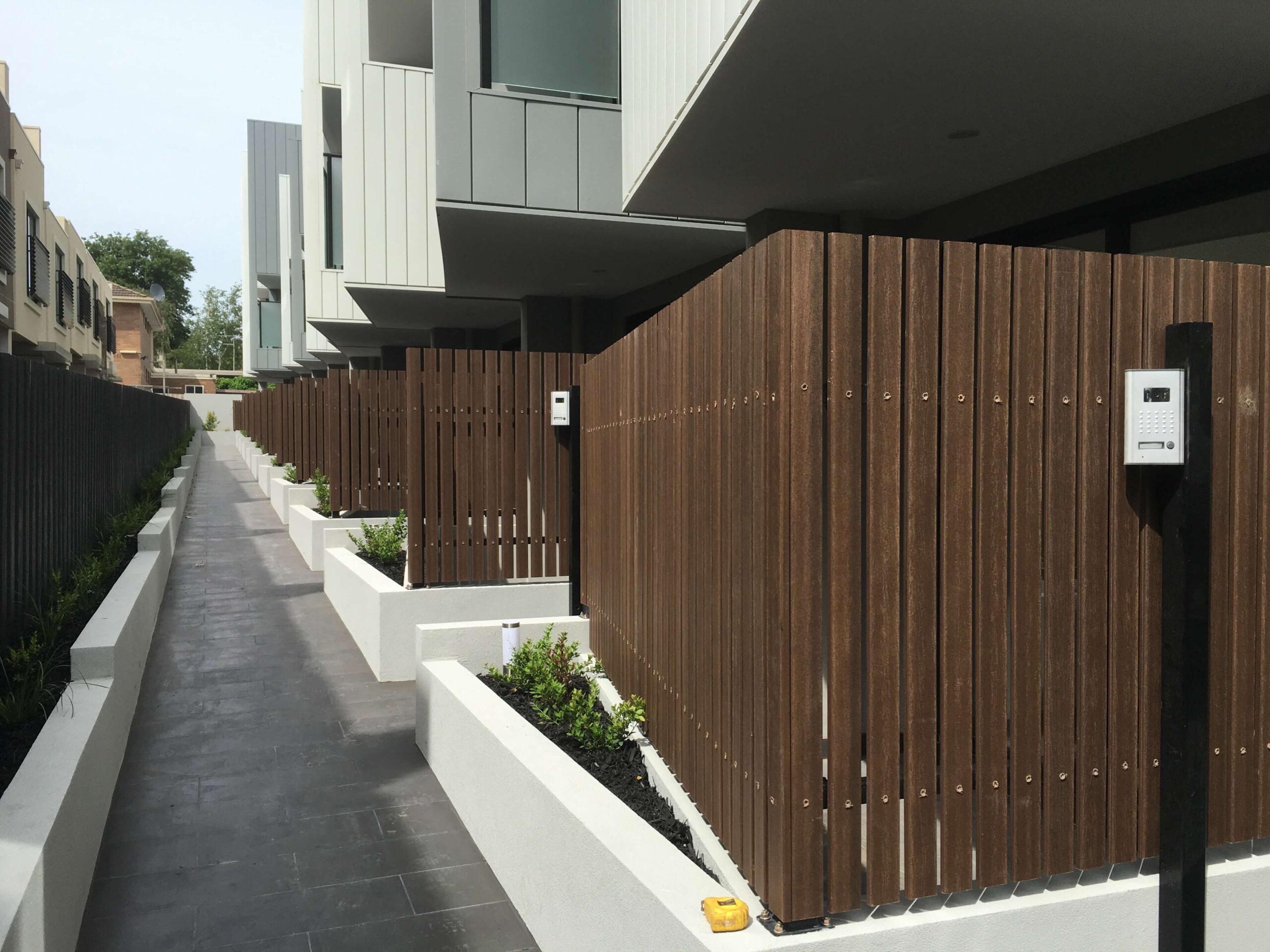 Modwood privacy screens installation Melbourne