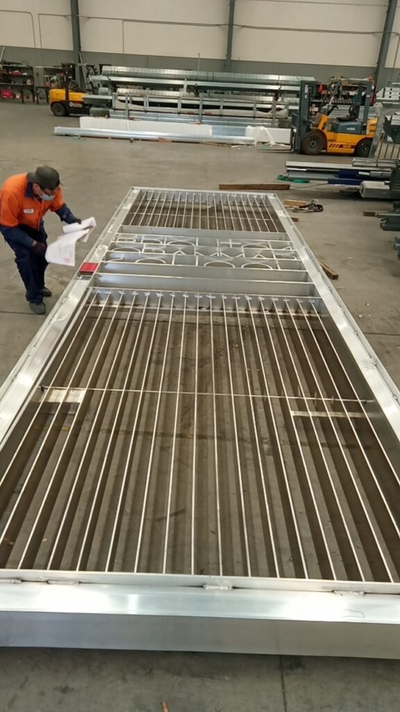 8m High Custom Automatic Aluminium Gates